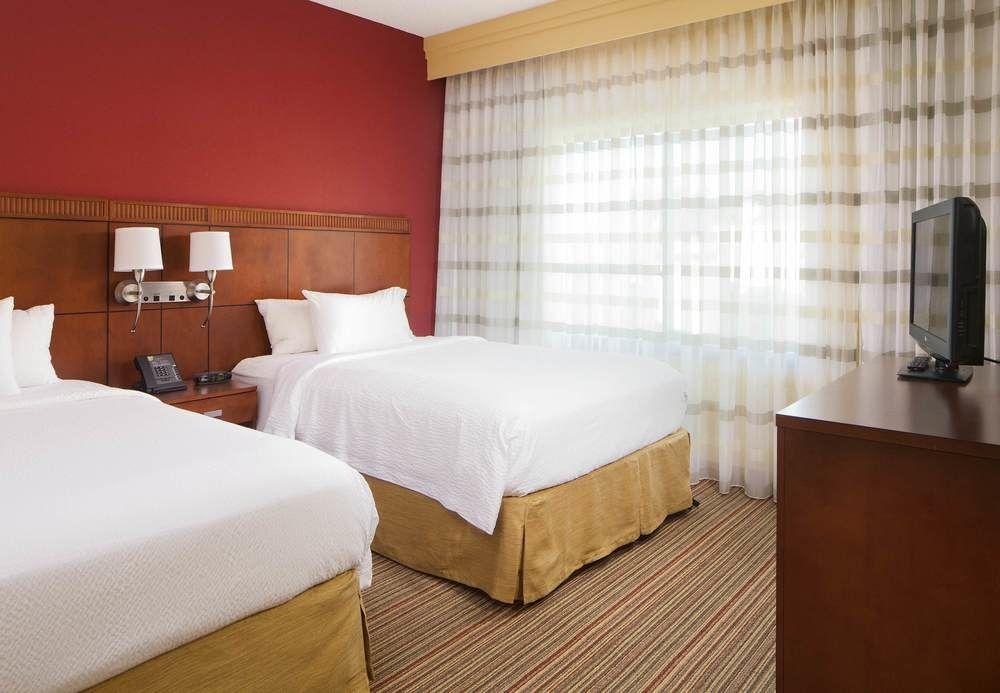 Courtyard By Marriott Ґрінсборо Екстер'єр фото