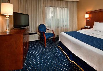 Courtyard By Marriott Ґрінсборо Екстер'єр фото