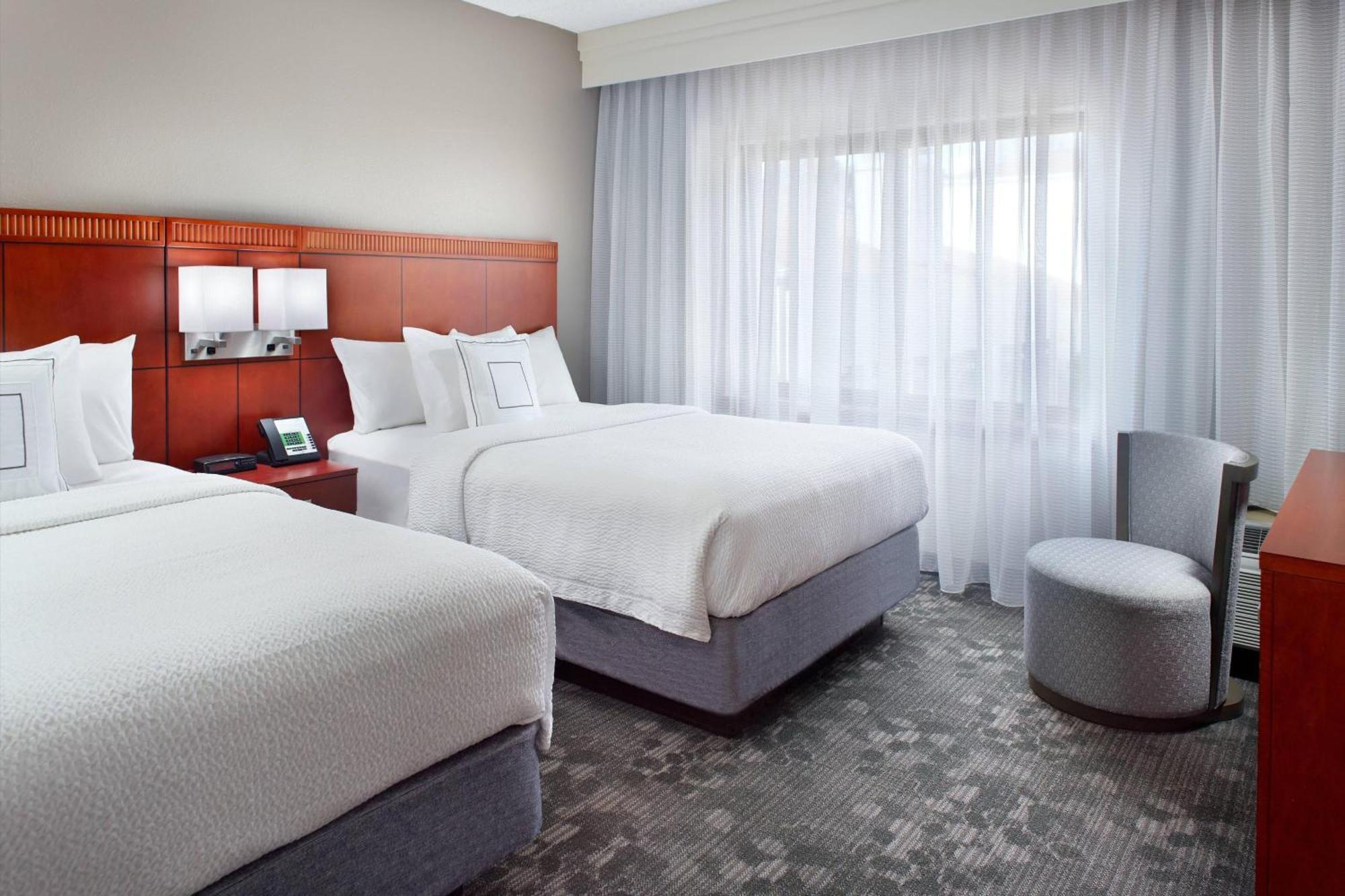 Courtyard By Marriott Ґрінсборо Екстер'єр фото